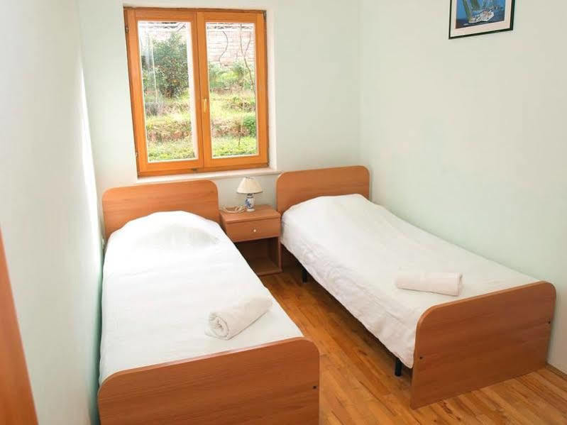 Santic Hotel Postira Ngoại thất bức ảnh